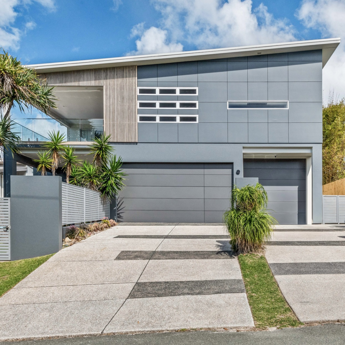Danmar Ply and Batten garage door showcasing natural timber